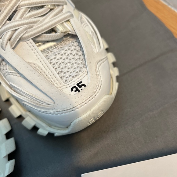 Balenciaga Trainers - Picture 4 of 6